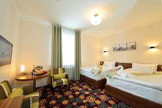 Отель Konfor Hotel Burabay Боровое Двухместный номер с 2 отдельными кроватями-5