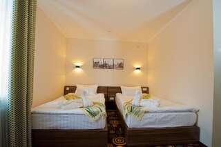 Отель Konfor Hotel Burabay Боровое Двухместный номер с 2 отдельными кроватями-7